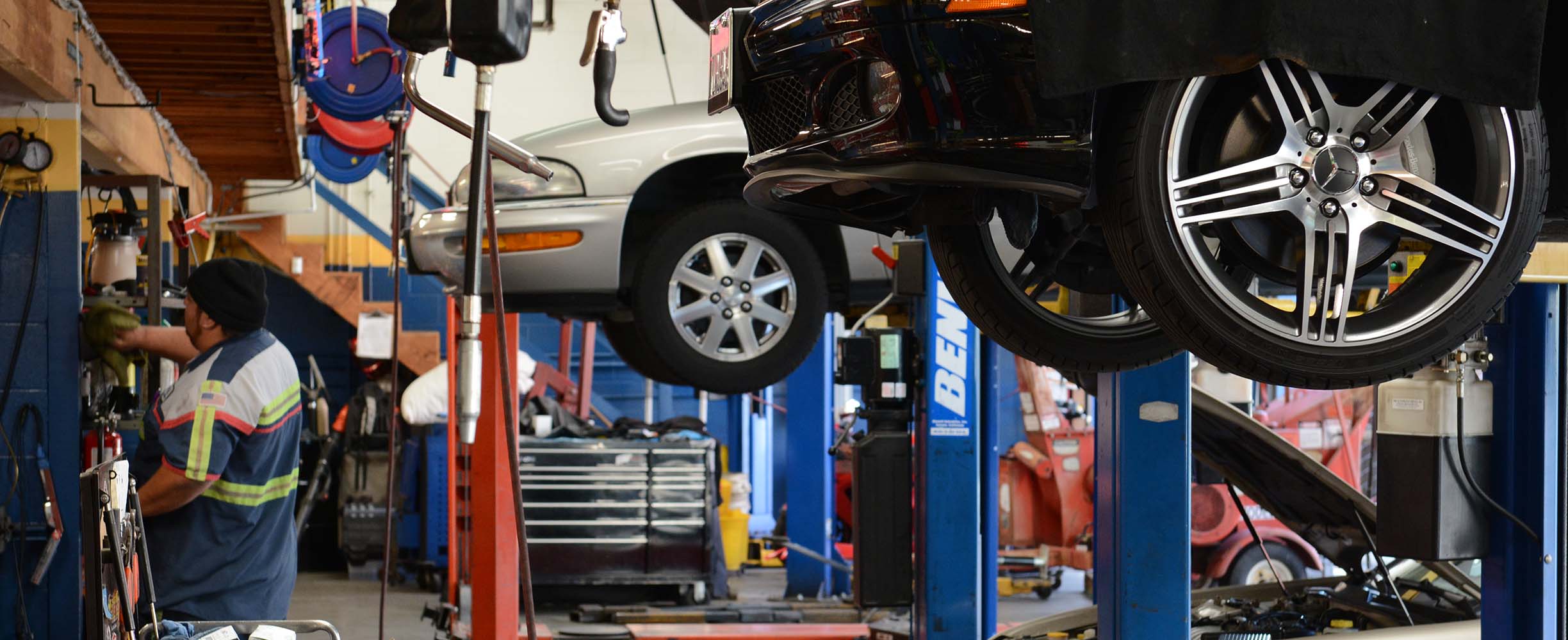 We have over 30 years of experience in repairing and mainting all types of motor vehicles.